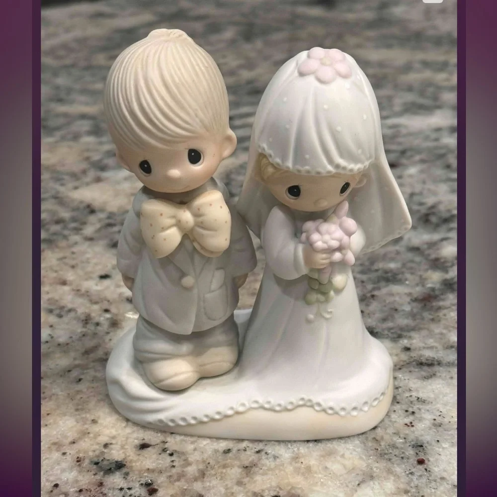 1979 vintage Precious Moments Bride & Groom Cake Topper with White Cream Accents